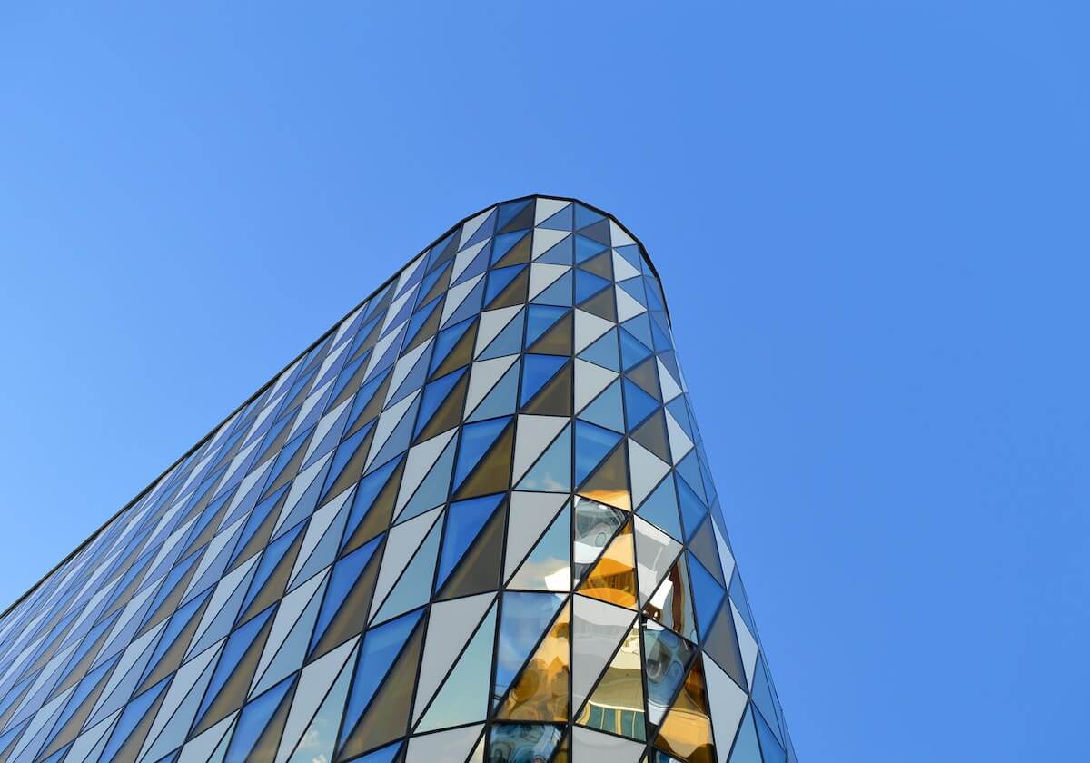 樊振东空砍2分，德甲主场爆冷！对手52岁主帅亲自上场，赛后秒变迷弟求合影！