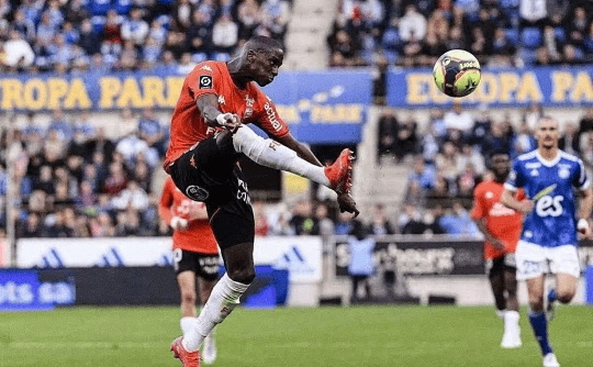 洛里昂VS朗斯:状态大起底,谁能笑傲法甲赛场?