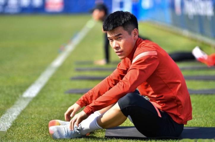 津门虎主力后腰在3月27日将官宣离开俱乐部,直接去德甲多特,值得期待